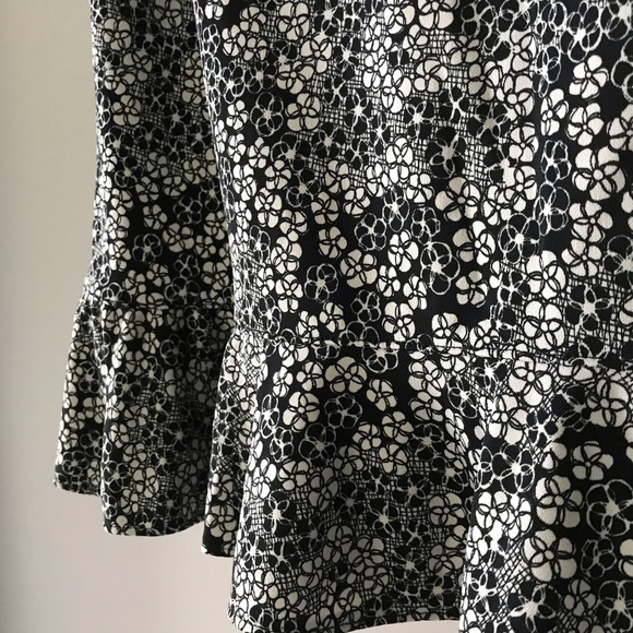 Ruffled bottom skirt sz S(m) - Picture 3 of 5